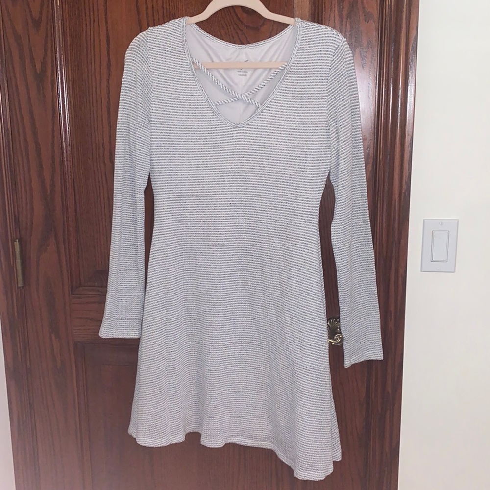 Long sleeve grey dress